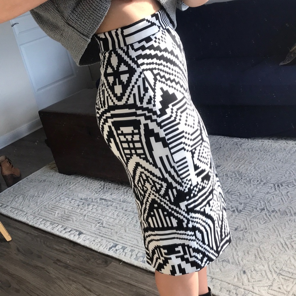 Funky 💋 pencil skirt!